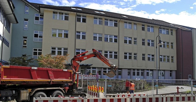 Die Vorarbeiten fr den Erweiterungsba...der B34 in die Kaiserstrae gesperrt.   | Foto:  Juliane Schlichter
