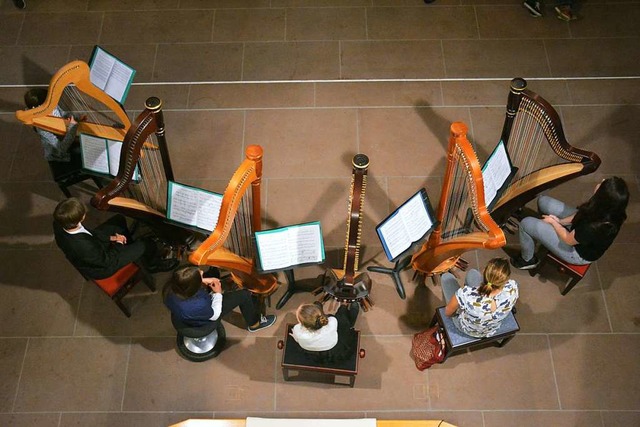 Das Harfenensemble der Musikschule hat...inen Auftritt in der Altweiler Kirche.  | Foto: Hannes Lauber