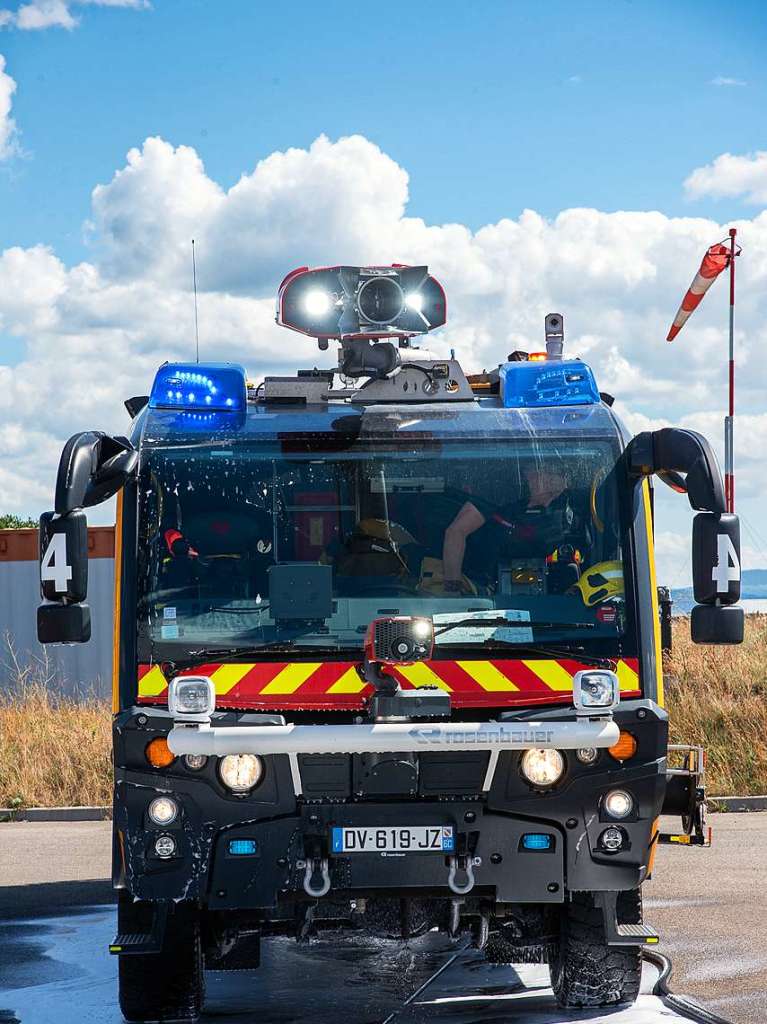 bung der Flughafenfeuerwehr am Euroairport