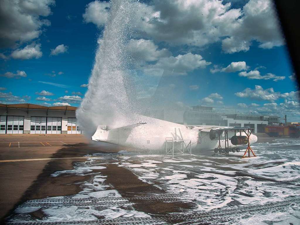 bung der Flughafenfeuerwehr am Euroairport