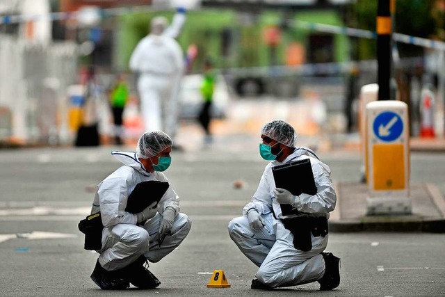 Ermittlungen am Sonntag in Birmingham.  | Foto: Jacob King (dpa)