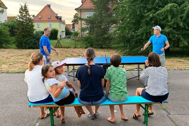 Zum Tischtennisturnier trafen sich Nac...211; Sport geht auch in Corona-Zeiten.  | Foto: Katja Kbler