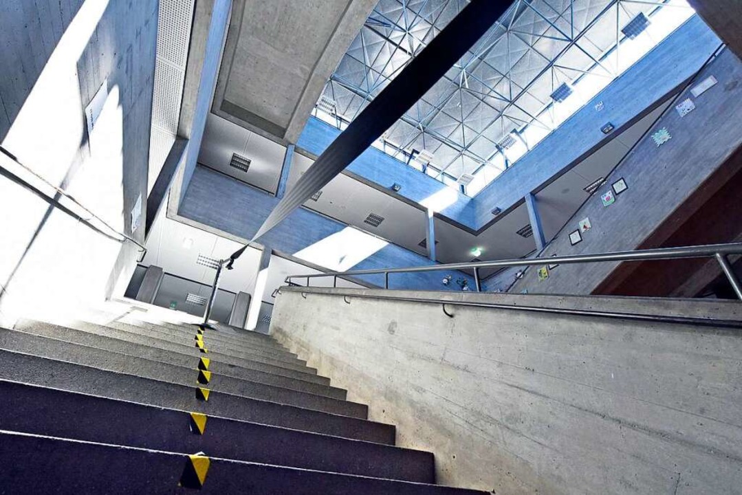 Getrennte Treppen im Droste-Hlshoff-Gymnasium in Freiburg.  | Foto: Michael Bamberger