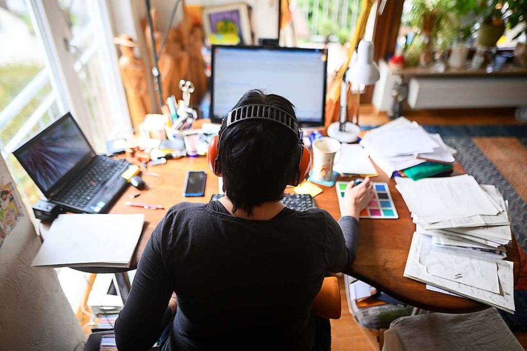 Arbeiten daheim? Das hat Vor- und Nachteile.  | Foto: Sebastian Gollnow (dpa)