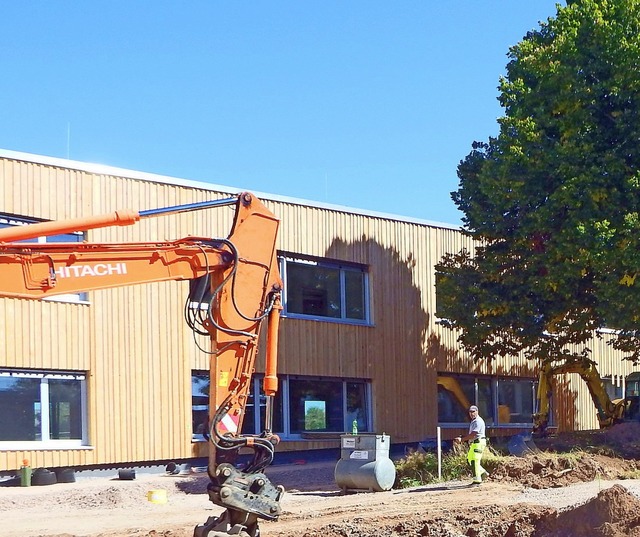 Die Baugerste am Anbau konnten noch vor Schulbeginn abgebaut werden.  | Foto: Wolfgang Adam