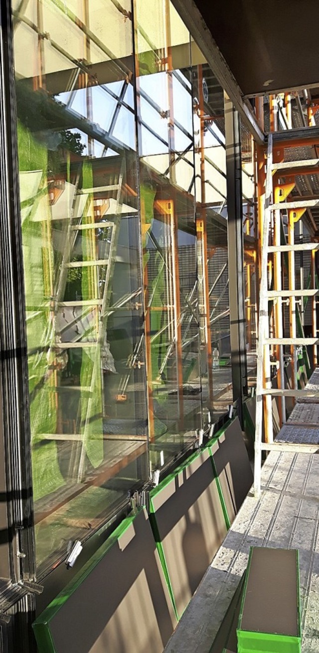 An Fassade und Fenstern wird momentan gearbeitet.  | Foto: Stadt