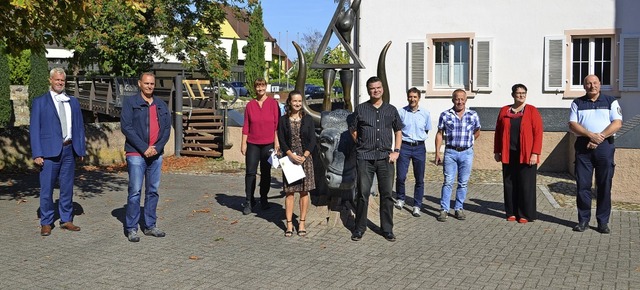 Brgermeister  Oliver Rein gratulierte...stand ihre  Glckwnsche (von links).   | Foto: Hans-Jochen Voigt