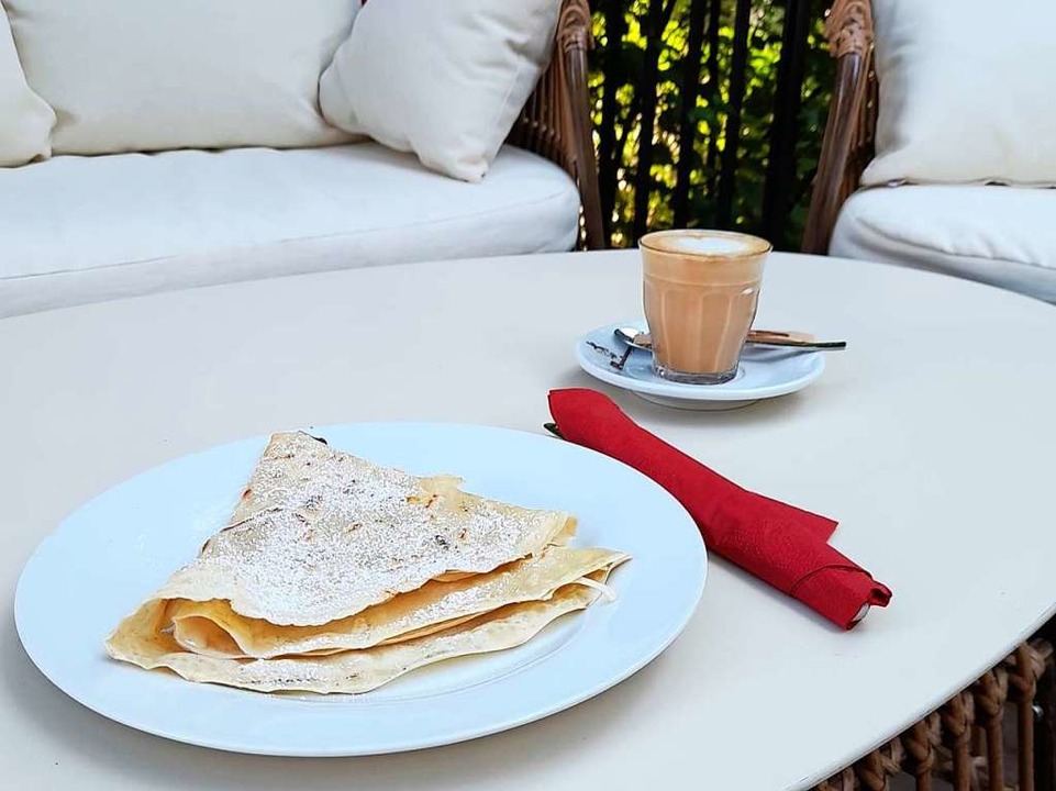 Es gibt Kaffeespezialitten und Crpes &#8211; in sen und salzigen Varianten.  | Foto: Alexander Ochs