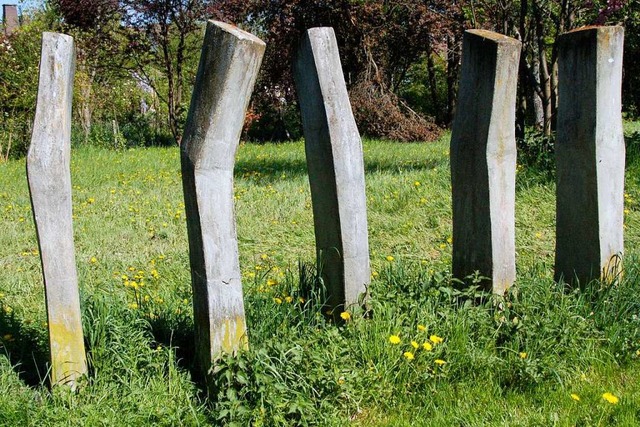 Natur und Kunst: Beim Skulpturenweg tr...ide. Fnf Figuren von Constanze Claus.  | Foto: Sylvia-Karina Jahn