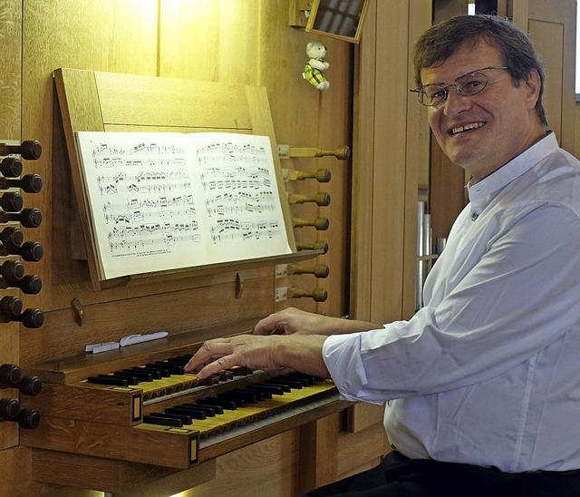Herbert Deininger spielte an der Rohlf-Orgel.   | Foto: Roswitha Frey