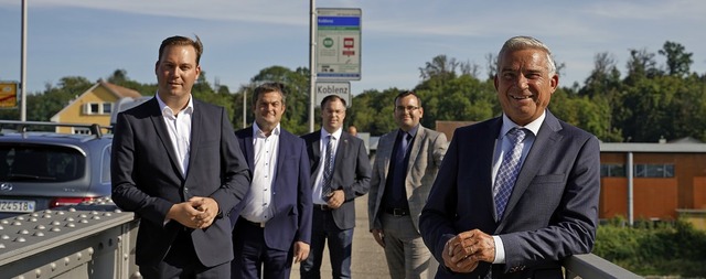 Auf der Rheinbrcke zwischen Waldshut ...ger, Andreas Morasch und Thomas Strobl  | Foto:  Nico Talenta