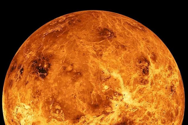 Die Venus hllt sich in eine dichte Wolkendecke.  | Foto: NASA, JPL (dpa)