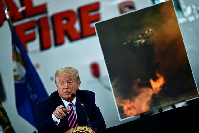 Donald Trump am Montag in Sacramento.  | Foto: BRENDAN SMIALOWSKI (AFP)