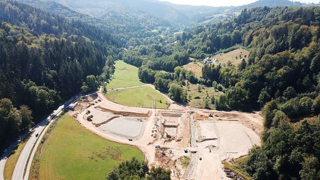 Die Baustelle fr den Bohrerdamm bei Gnterstal ist eine der grten der Stadt.  | Foto: Michael Saurer