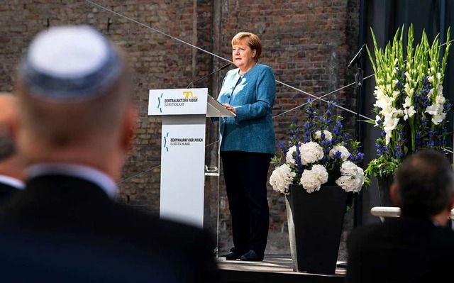 Bundeskanzlerin Angela Merkel (CDU) be...offenen und verdeckten Antisemitismus.  | Foto: Bernd von Jutrczenka (dpa)