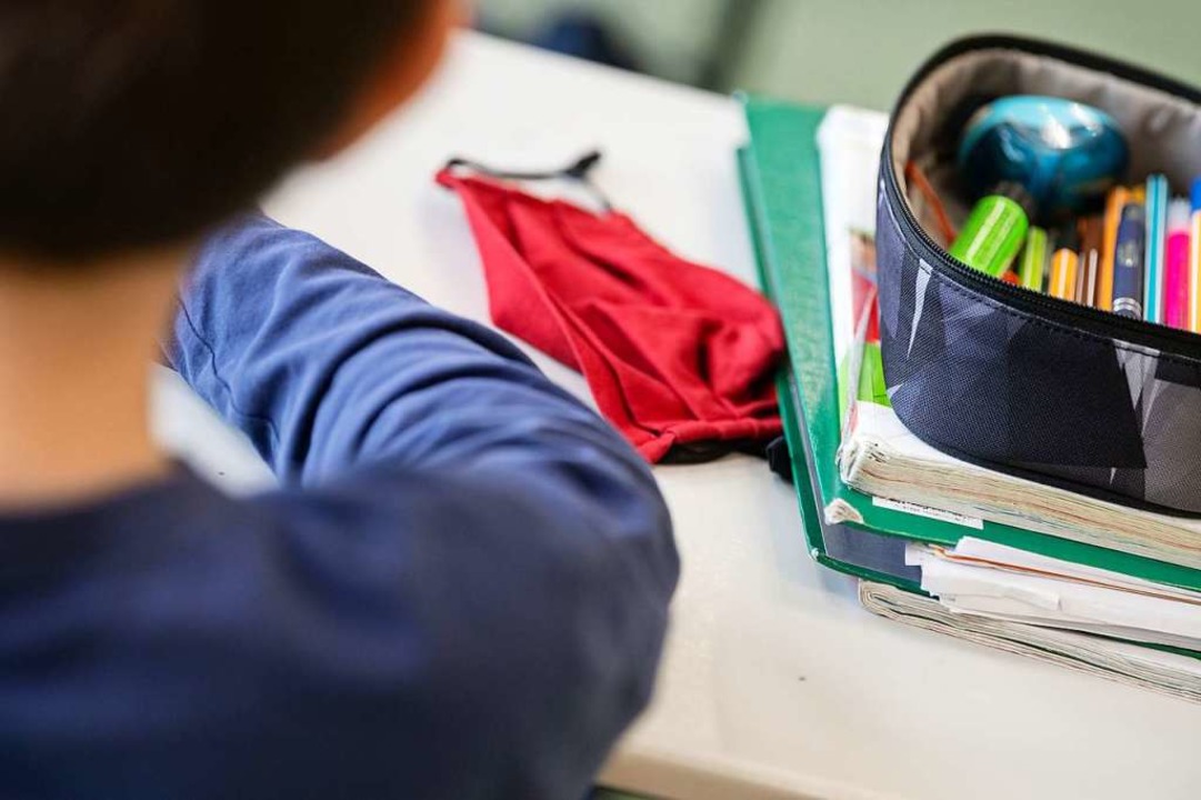 Schulen gelten lngst als besonders se...hinsichtlich der Covid-19-Infektionen.  | Foto: Marijan Murat (dpa)