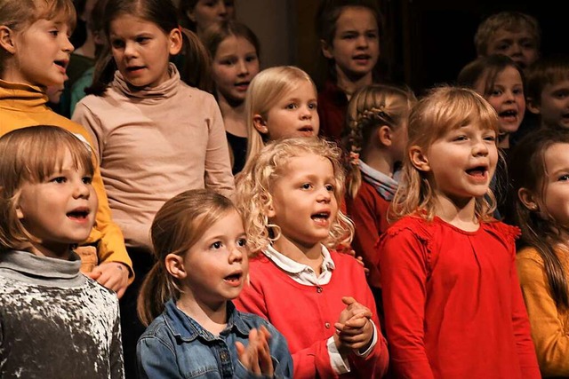 Wenn die Halle in Brombach nutzbar ist...uch der Kinder- und Jugendchor singen.  | Foto: Barbara Ruda