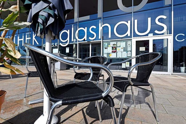 Mit dem Caf im &#8222;Glashaus&#8220;...ehr die Betriebskosten erwirtschaften.  | Foto: Thomas Kunz