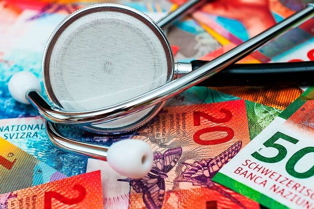 Eine Arztvisite kann fr Patienten aus Deutschland in der Schweiz teuer werden.   | Foto: Stockfotos-MG (stock.adobe.com)