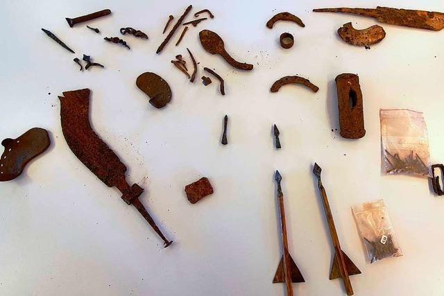 Hobby-Archäologe sammelt Fundstücke an ehemaliger Burg in Sölden