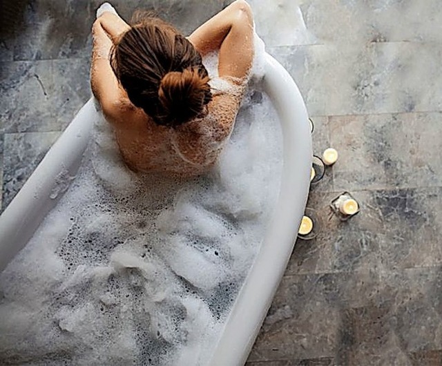 Tiefenentspannt ist die  Zeit im Bad.  | Foto: Shutterstock UfaBizPhoto (VDS)