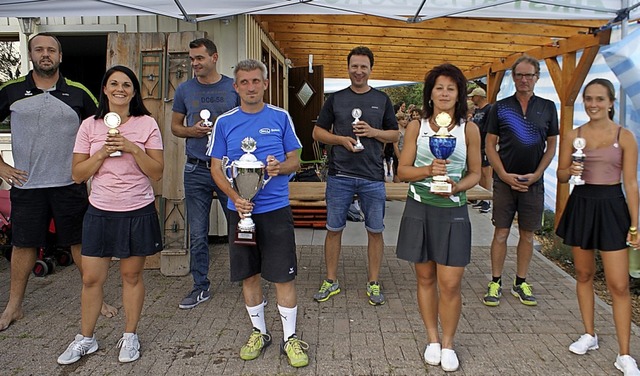 Die Vereinsmeister des Tennis-Clubs Ho...r, Siegfried Amann und Lorena Tinius.   | Foto: Werner Probst