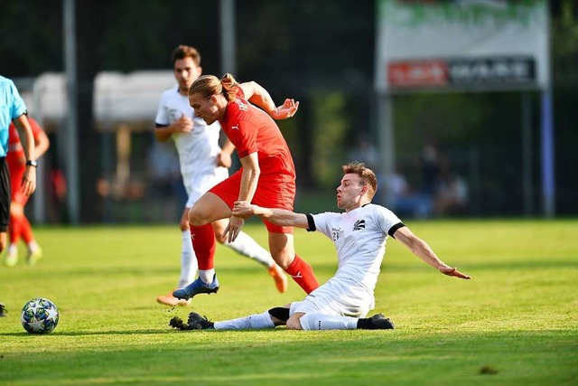 Jannik Beha (rechts) erkmpfte mit dem...en einen 1:0-Sieg beim Freiburger FC.   | Foto: Achim Keller