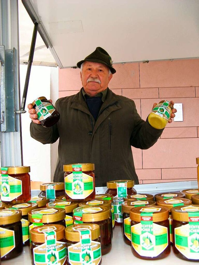 Hans-Georg Martis, Herr ber 42 Bienen...t;Den Honig machen meine Bienen&quot;   | Foto: Roman Kiener