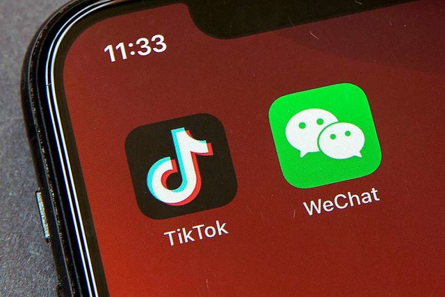 Die Video-App Tiktok und der Messenger... USA nicht mehr geladen werden knnen.  | Foto: Mark Schiefelbein (dpa)