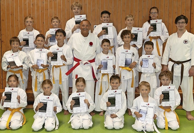 Mehrere Nachwuchs-Karateka legten ihre Grtel-Prfungen ab.  | Foto: Michael Gerhold