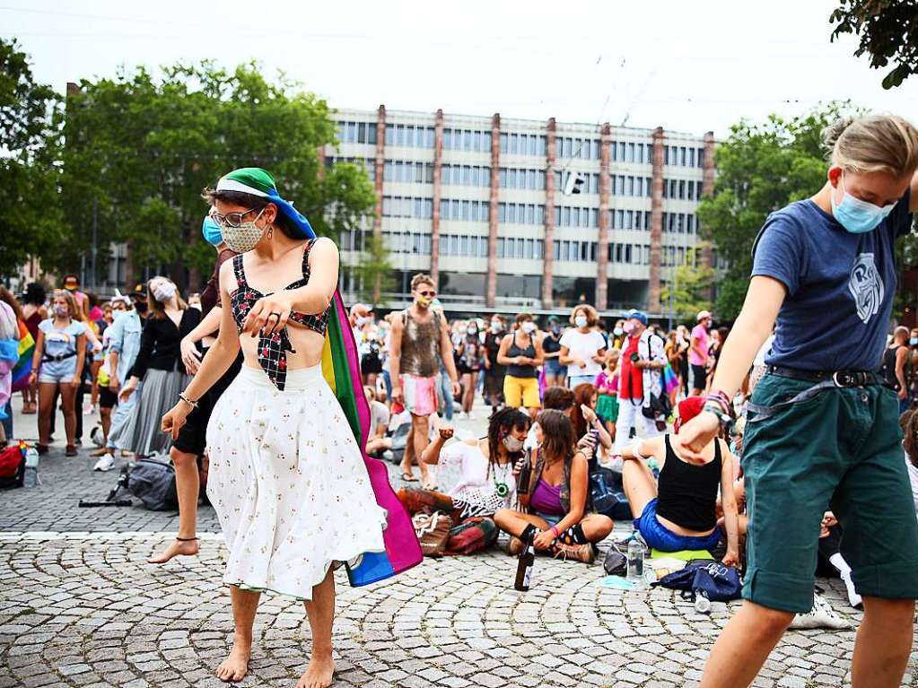 Der Christopher Street Day fand am Samstag in Freiburg bei bestem Wetter statt.