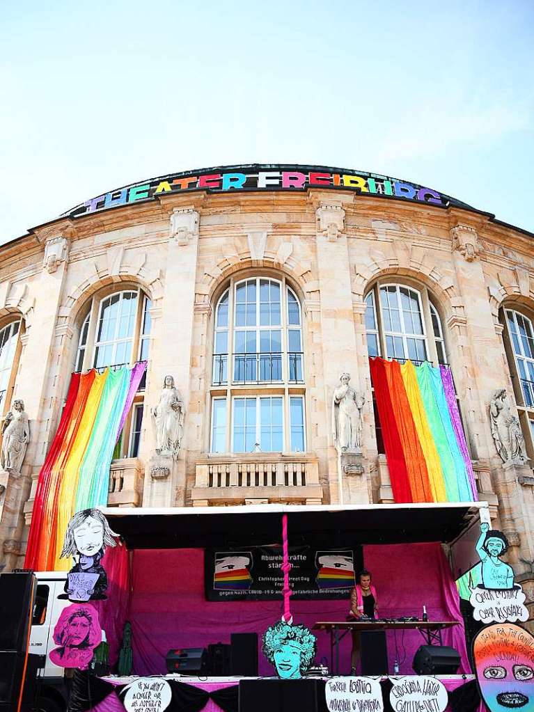 Der Christopher Street Day fand am Samstag in Freiburg bei bestem Wetter statt.