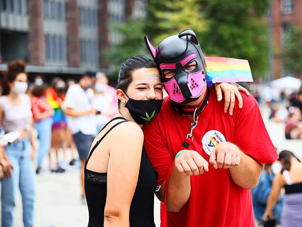 Der Christopher Street Day fand am Samstag in Freiburg bei bestem Wetter statt.