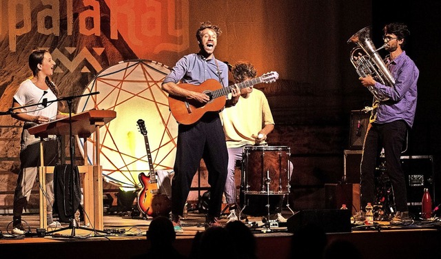 Der Funke sprang sofort  ber:  Eine g...pala Ray beim Bonndorfer Folktreff.     | Foto: Wolfgang Scheu