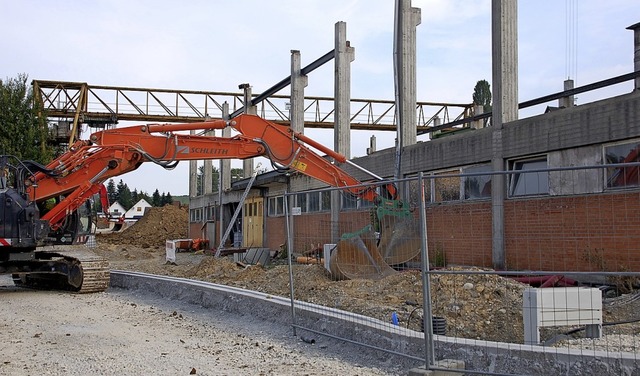 Das neue Baugebiet Weihermatten nimmt ...Randsteine sind grtenteils verlegt.   | Foto: Petra Wunderle
