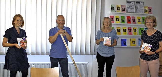 Es kann losgehen. Die VHS-Mitarbeiter ... Gunda Sontheimer und Sandra Lehmann.   | Foto: Rolf Reimann