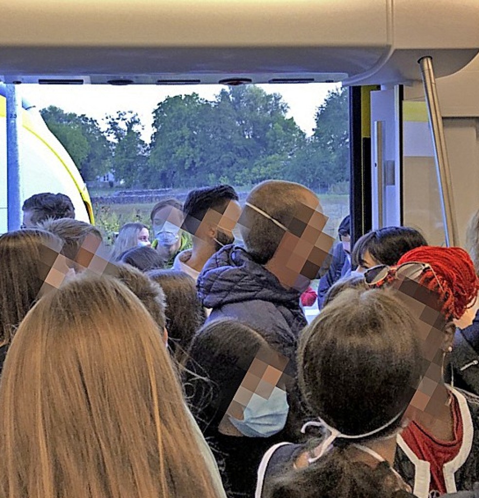 Overcrowded S-Bahn after vehicle breakdown – Breisgau-Hochschwarzwald district