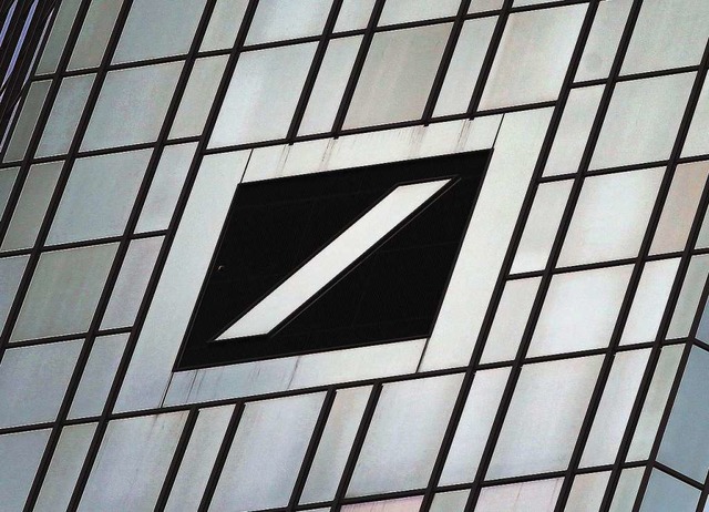 Die Deutsche Bank steht in der Kritik.  | Foto: DANIEL ROLAND (AFP)