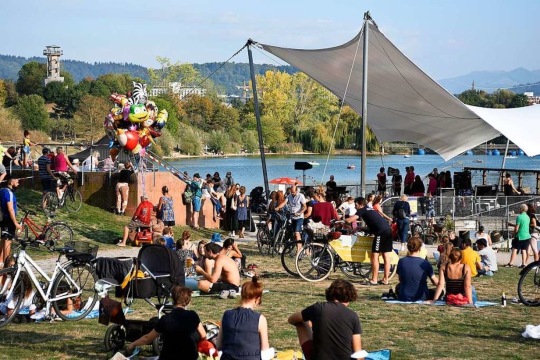 Tausende Menschen suchen den See tgli...un das auch zunehmend rcksichtsloser.  | Foto: Thomas Kunz
