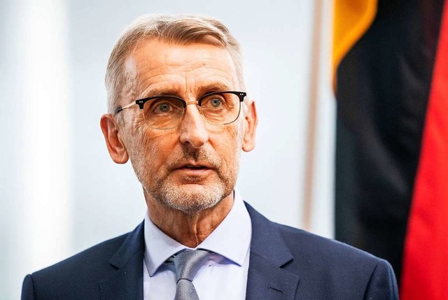 Armin Schuster wird voraussichtlich An...vember sein Bundestagsmandat aufgeben.  | Foto: Michael Kappeler (dpa)
