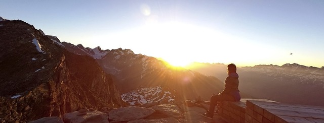 Sonnenaufgang in den Schweizer Alpen: Ein Genuss fr Urlaubssuchende.   | Foto: Ronja Vattes