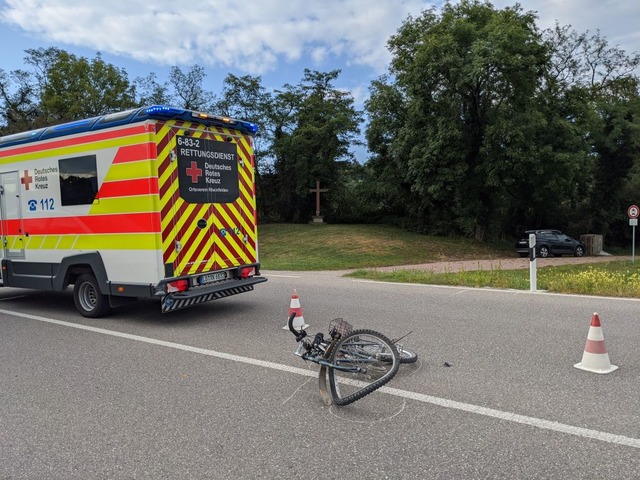 Ein Fahrradfahrer wurde bei einem Unfall auf der B34 verletzt.  | Foto: Heinz und Monika Vollmar