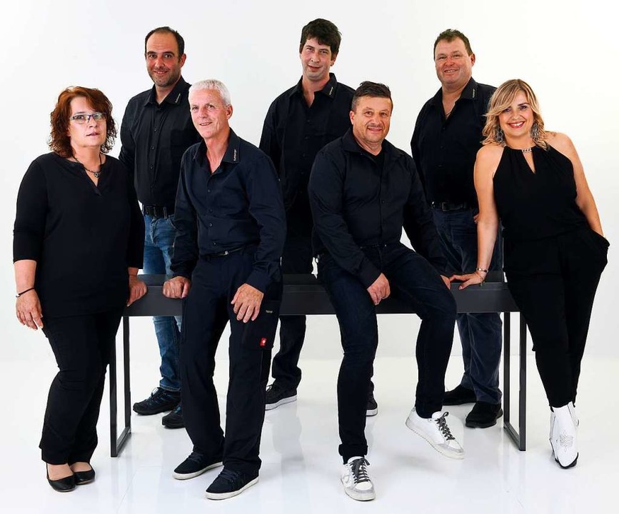 Gruppenbild mit Jubilaren (v.l.n.r.): ...Gtlin und Yvette Rathberger-Stchelin  | Foto: Simone Fischer-Trefzer