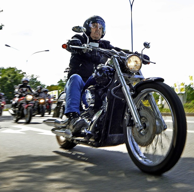Motorradfahrer bei der groen Biker-De...und Staatsanwaltschaft beschftigten.   | Foto: Michael Bamberger