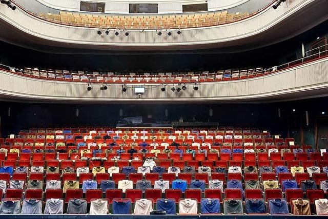 Theater unter Corona-Bedingungen: mit viel Platz, aber ohne Sekt