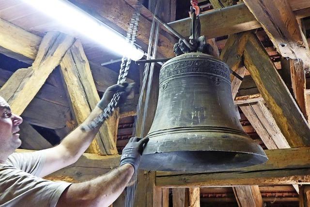 Historische Glocke muss zur Reparatur