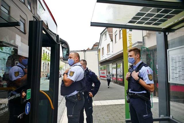 Die Polizei hat am Freitag die Maskenpflicht im PNV in Lahr und Region kontrolliert