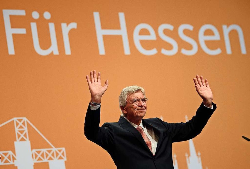 Volker Bouffier auf dem CDU-Landesparteitag in Hessen.  | Foto: Swen Pförtner (dpa)