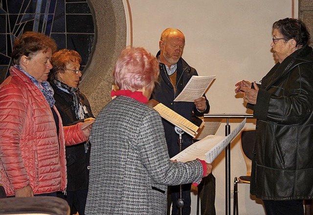 Die verschiedenen Scholaen des Kirchen...angen zu Ehren des Erzengel Michaels.   | Foto: Cornelia Liebwein