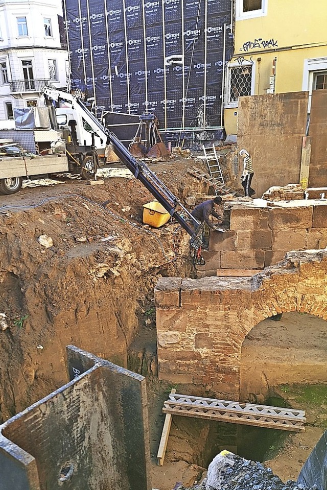 Eine Bohlsbacher Firma hat mit dem Abt...hemaligen barocken Wachstube begonnen.  | Foto: Ralf Burgmaier